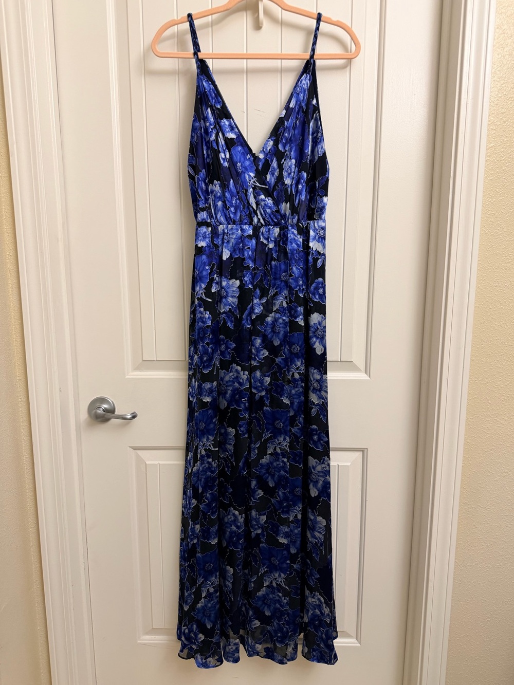 Alice + Olivia Samantha Wrap Maxi Dress Black Blue Floral , size 10